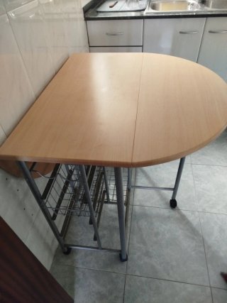 Mesa cocina plegable con verdulero más dos sillas