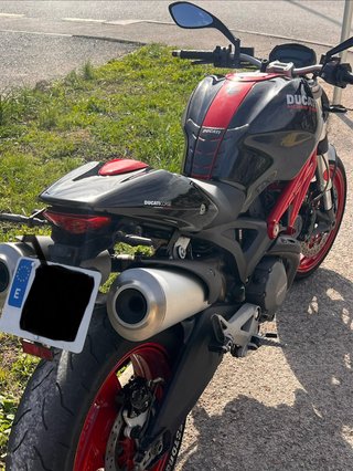 Ducati Monster 696 2010 Negra/Roja