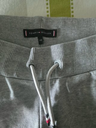 Pantalón corto niño Tommy Hilfiger gris 140 cm.