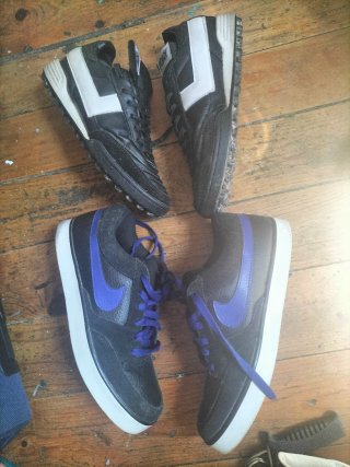Lote 2 pares zapatillas Nike y Pony