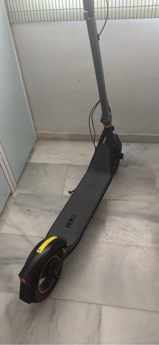 Patinete eléctrico como nuevo con garantía
