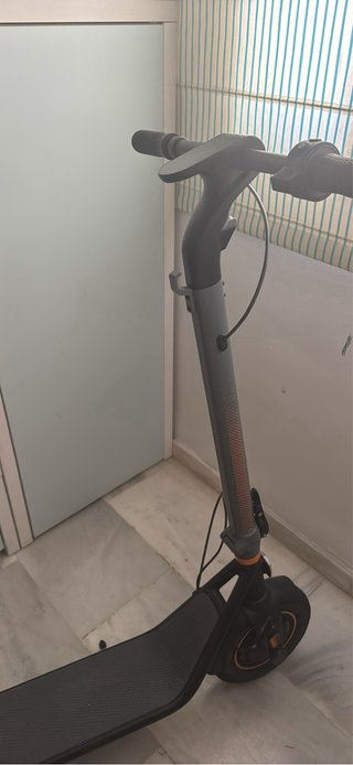Patinete eléctrico como nuevo con garantía