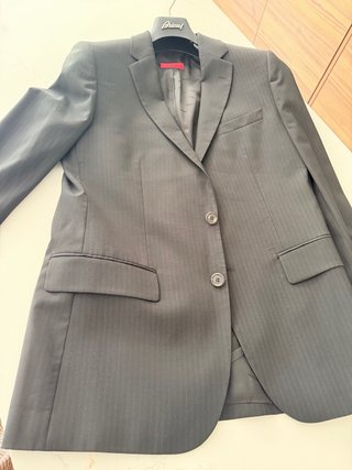 Hugo Boss Traje Negro Rayas Finas