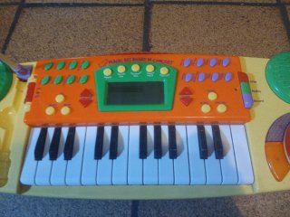 Piano infantil con actividades