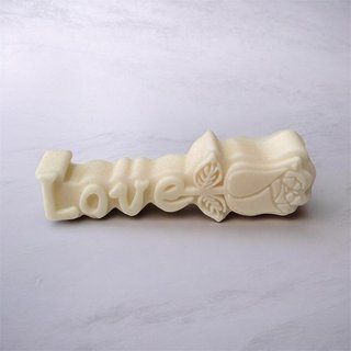Figura “Love” con Rosa