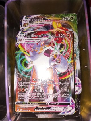 Carta Pokémon Dragonite V 192/203