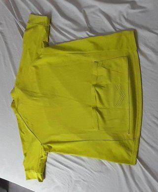 Maillot amarillo con bolsillo