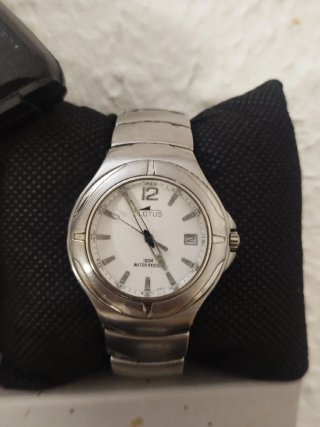 Orologio Lotus Uomo 100m Resistente all'Acqua