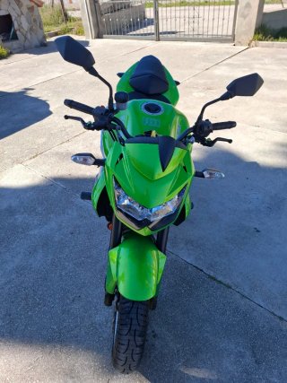 Kawasaki Z750 Naked Verde