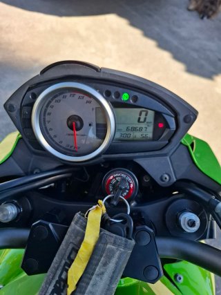 Kawasaki Z750 Naked Verde