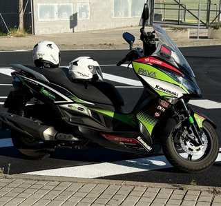 Kawasaki J300 Edición Especial