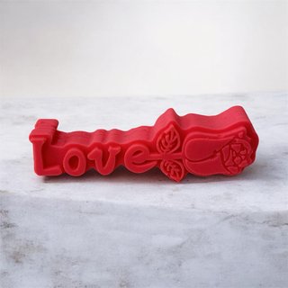Figura “Love” con Rosa