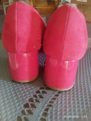 Zapatos Stradivarius rosas