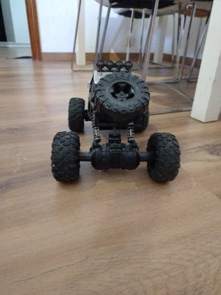 Coche RC todoterreno 4x4 con luces ariba