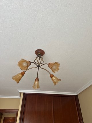 Cabecero, mesitas, lámparas y espejos
