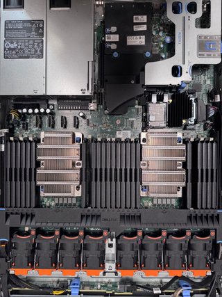 DELL R640 4xLFF 2x CPU GOLD 0GB DDR4 RAM 2x10Gb