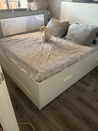 Estructura de cama con cajones