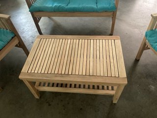 Conjunto Muebles Jardín Madera y Cojines
