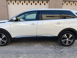 Peugeot 5008 Allure Automático 7Plazas • Impecabl