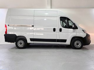 Peugeot Boxer L2H2 Etna 4 plazas 2025