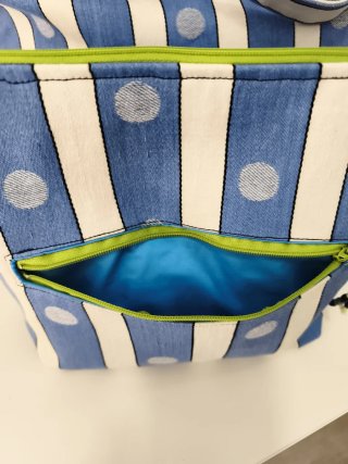 Bolsa de playa y neceser a rayas y lunares