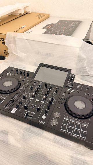 Alquiler de Pioneer DJ XDJ-RX3!