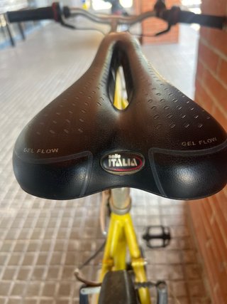 Bicicleta amarilla Decathlon