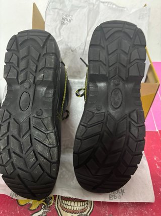 Zapatos de seguridad Bee work negros y amarillos