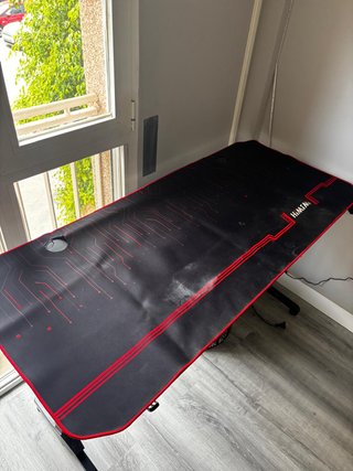 Escritorio Gamer de Fibra de Carbono (140x60x70cm)