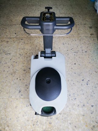 Fregadora suelos LAVOR a bateria