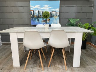 Mesa extensible y 4 sillas nórdicas