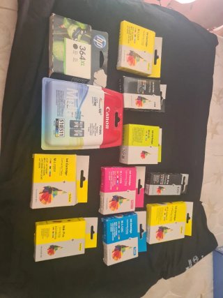 Cartuchos de tinta Canon y HP