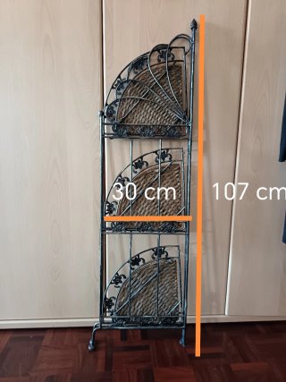 Scaffale angolare in ferro battuto