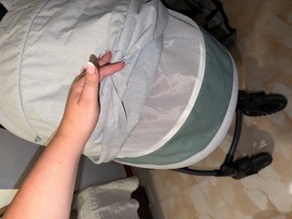 Carrito de bebé gris y verde