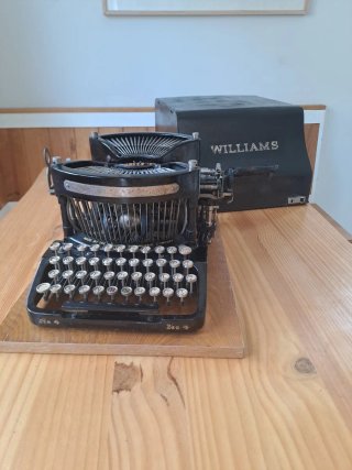 Máquina de escribir Williams No. 4