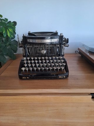 Máquina de escribir Williams No. 4