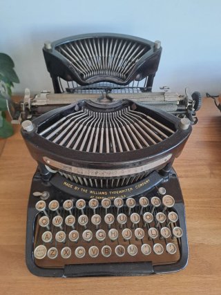 Máquina de escribir Williams No. 4