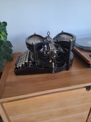 Máquina de escribir Williams No. 4