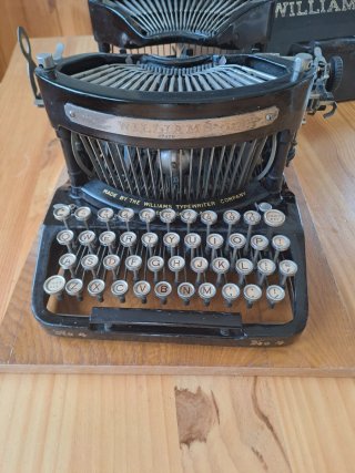 Máquina de escribir Williams No. 4