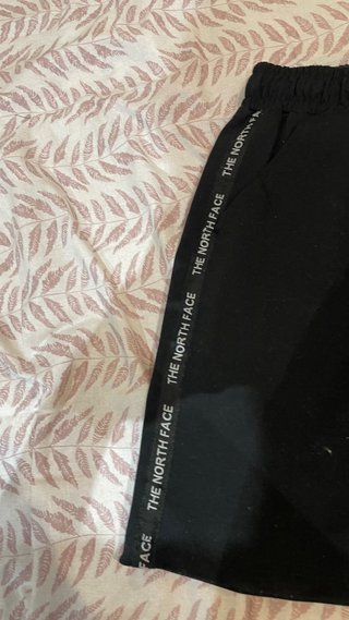 Pantalón corto The North Face negro