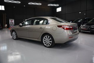 Renault Latitude 2012