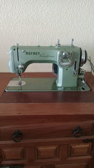 Máquina de coser Refrey Transforma