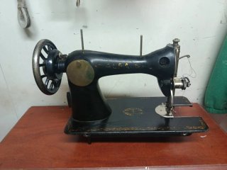 Máquina de coser Alfa vintage