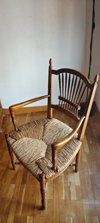 Sillón rústico madera y enea