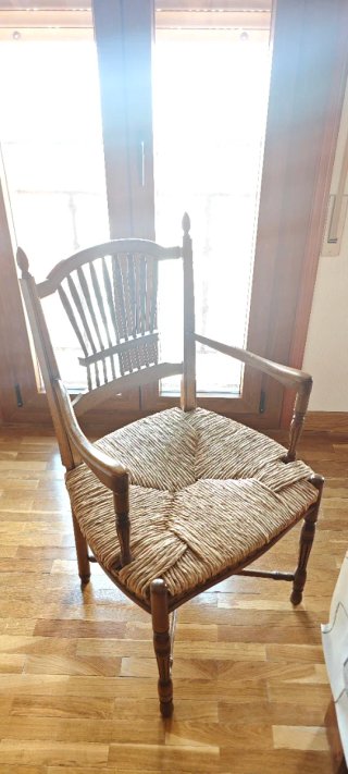 Sillón rústico madera y enea