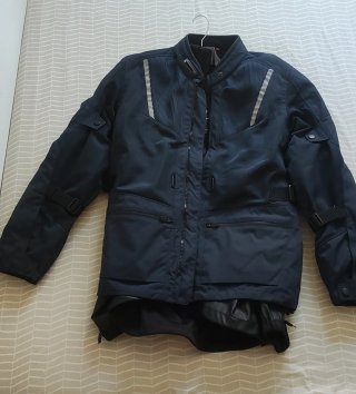 Cambiar chaqueta Revit Levante Talla L por M