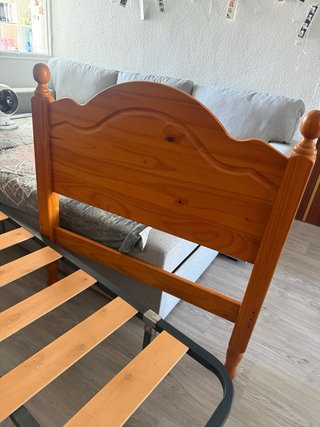 Cama individual con cabecero y base de patas