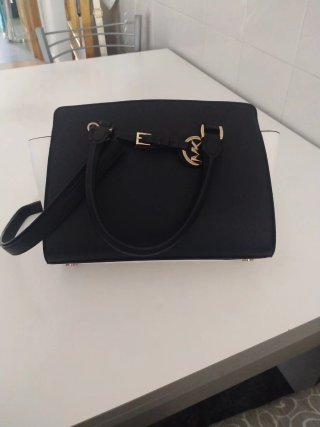 Bolso negro y blanco