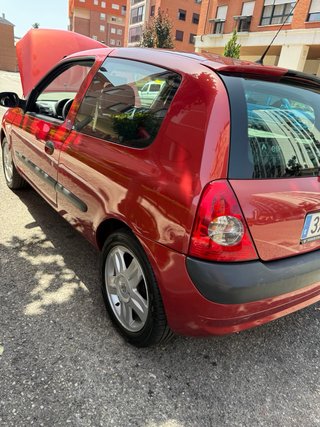 Renault Clio  tranferencia incluida en el precio
