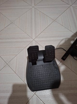Volante Thrustmaster T150 Force Feedback + Pedales